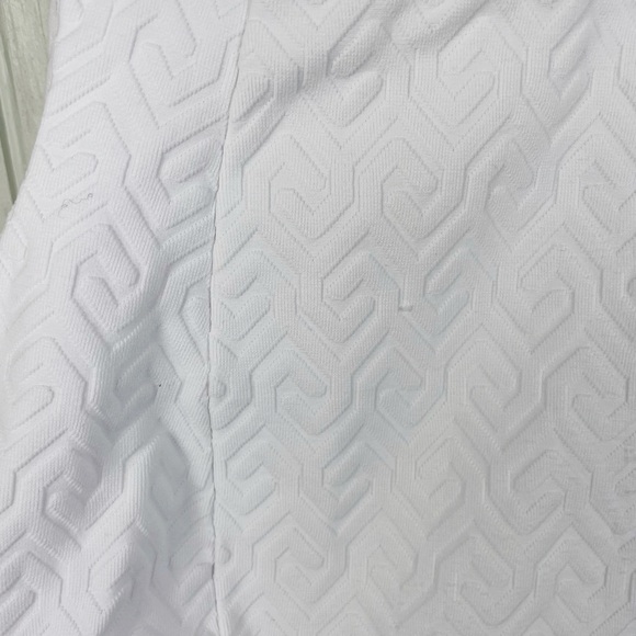 J. McLaughlin White Textured Geometric Stretch Tank Top Women's Size XL Preppy - Picture 7 of 7